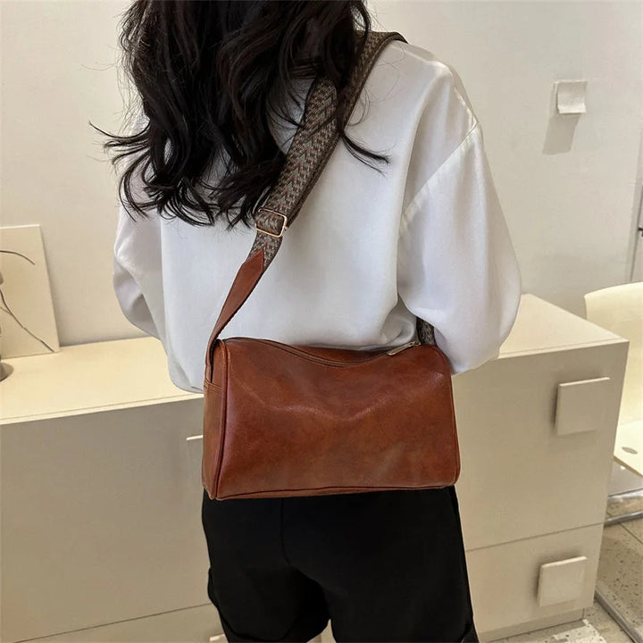 TRINE | VINTAGE LEATHER CROSSBODY BAG